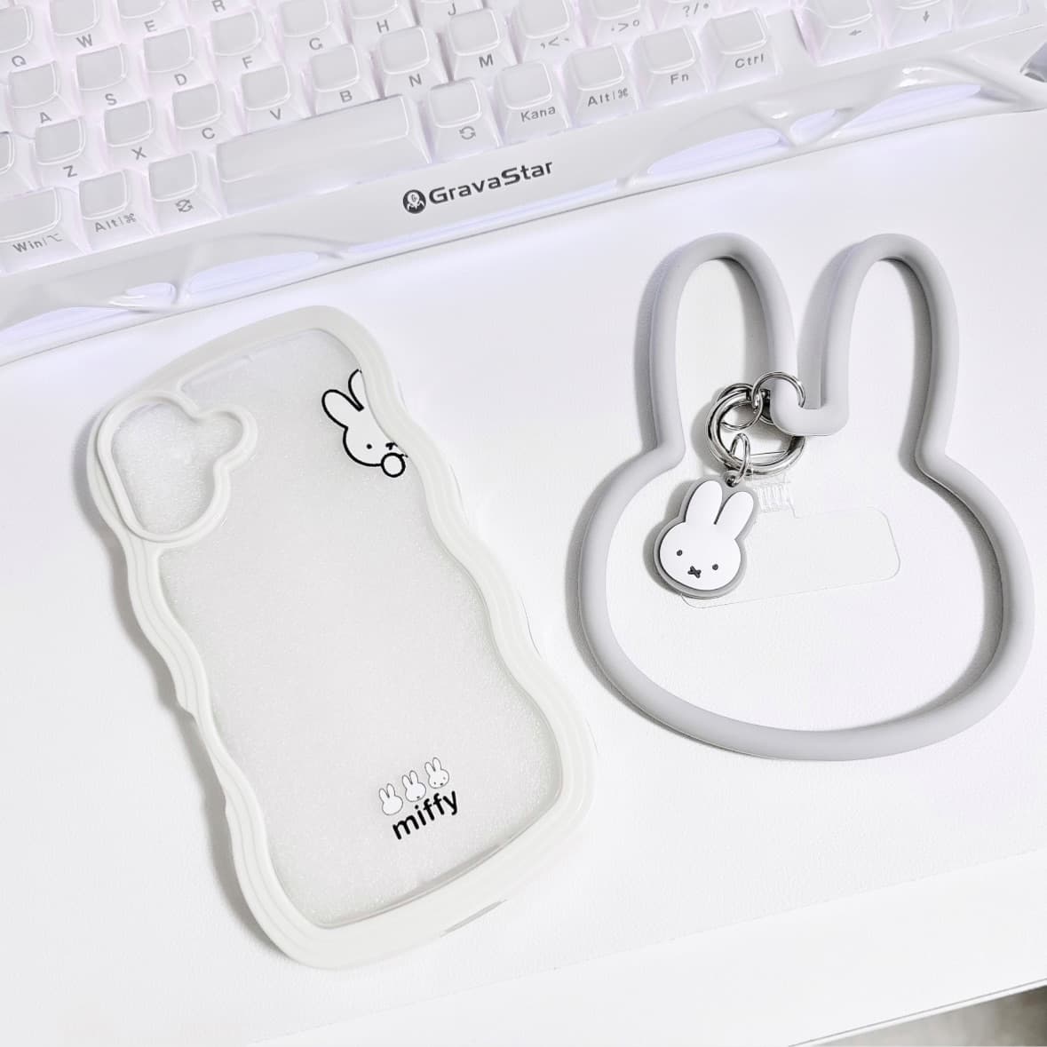miffy iPhoneケース・シリコンリング