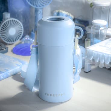 Threeppy Plastic bottle holder