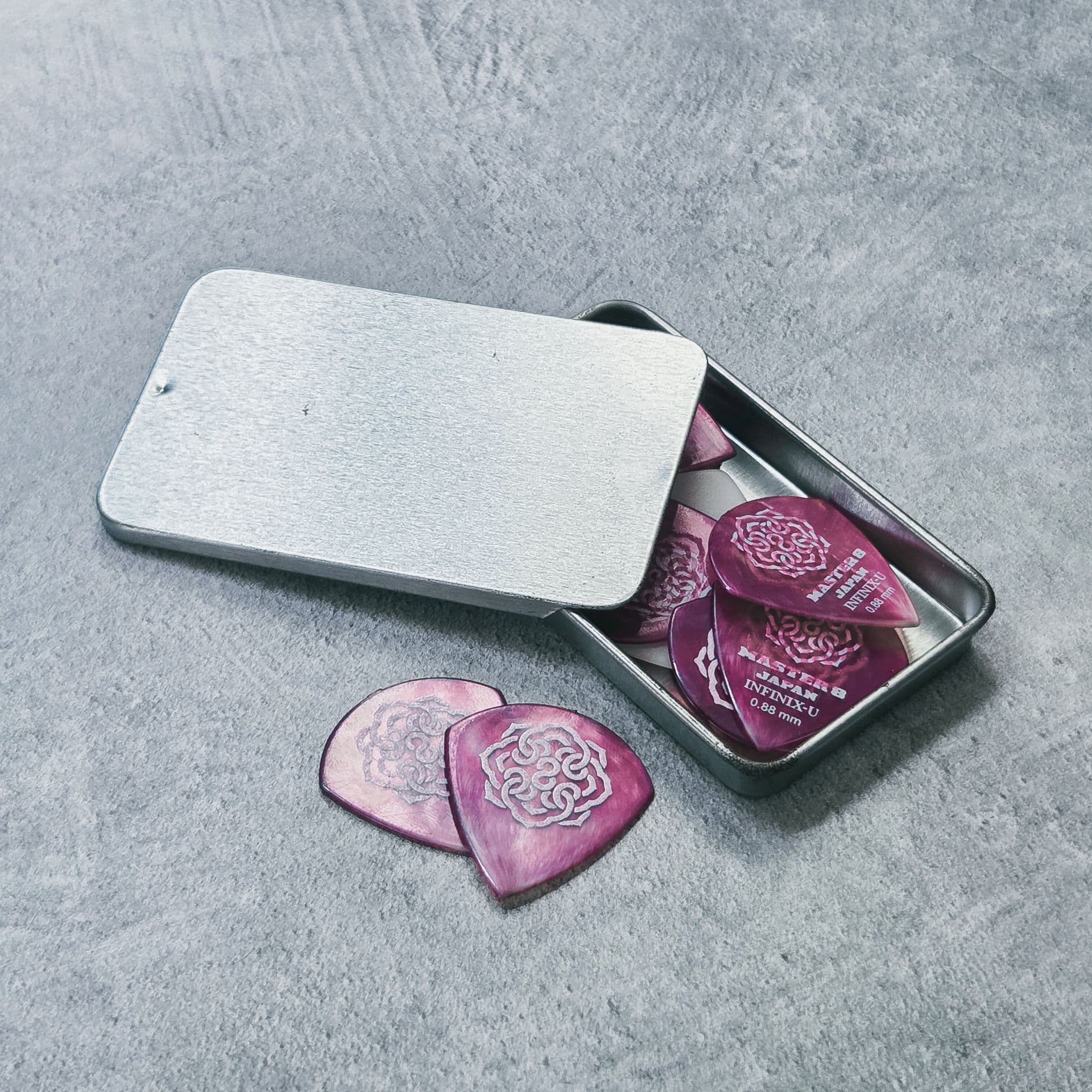 Pick Case
