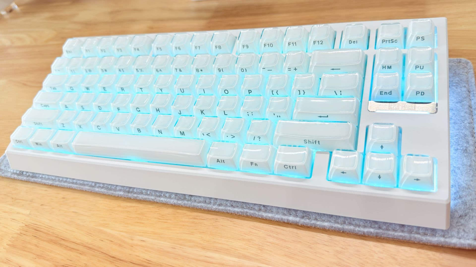 【EPOMAKER】G84(メカニカルキーボード)