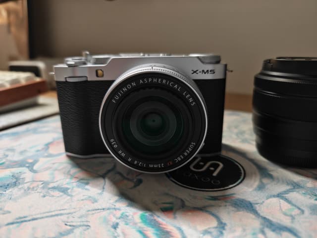 FUJIFILM X-M5