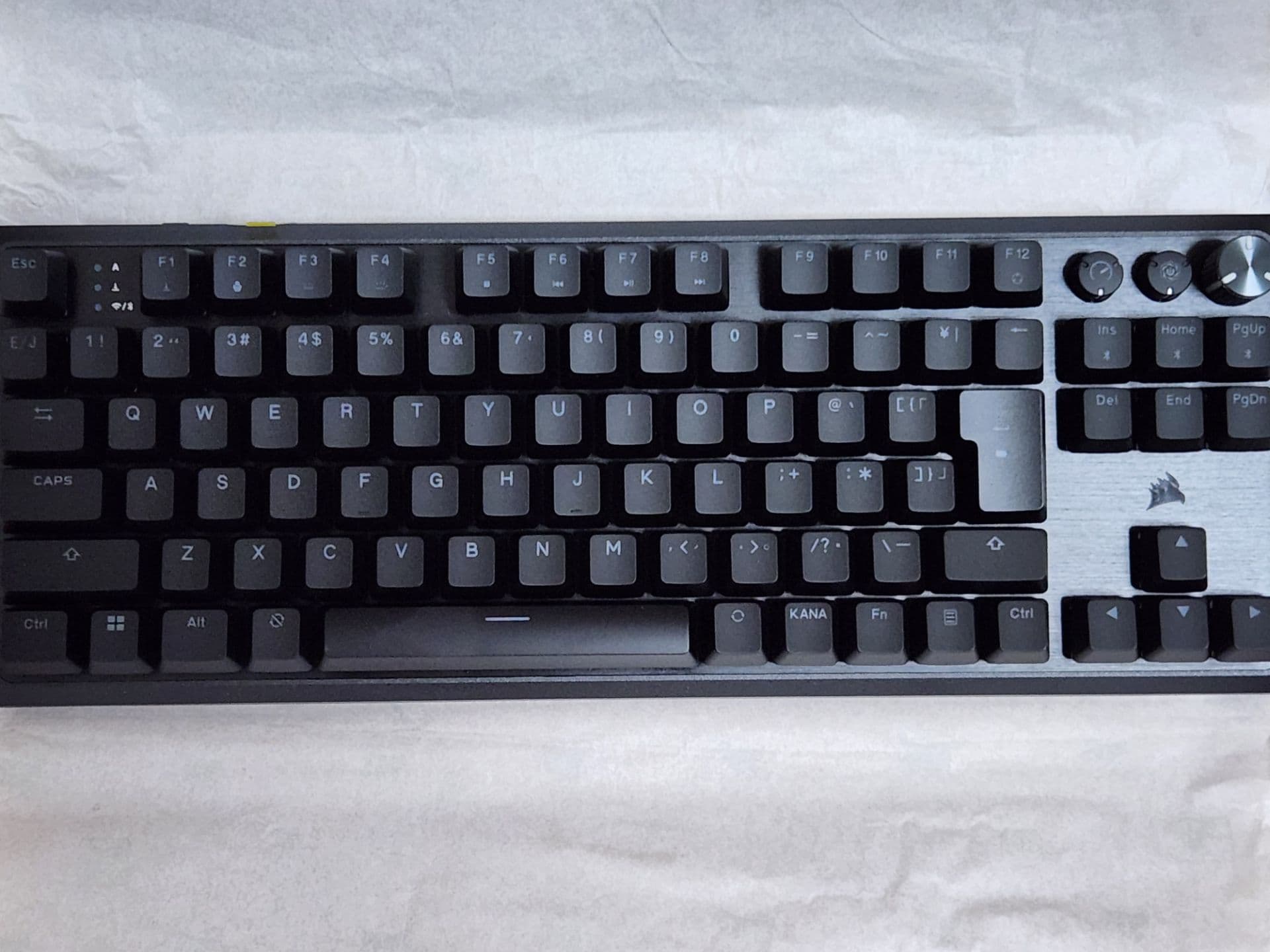 CORSAIR K70 CORE TKL WIRELESS